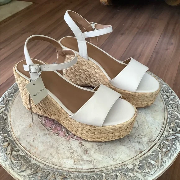 Chic Blush/Cream Espadrille Wedges, Size 8.5 Women’s NWT - Picture 2 of 8